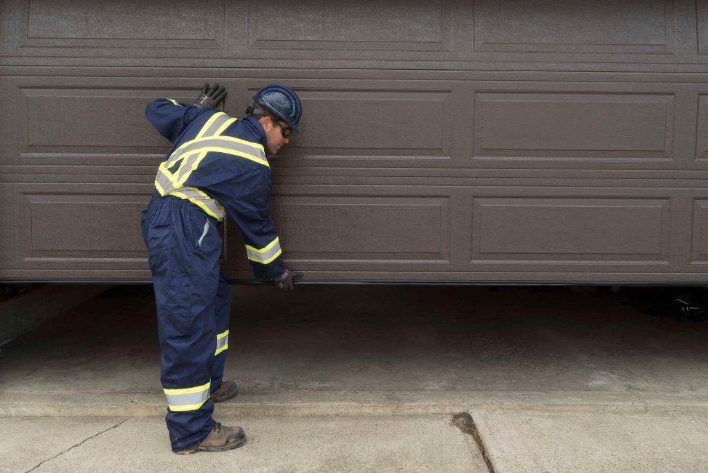 How To Open A Stuck Garage Door