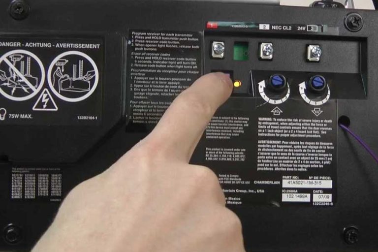 liftmaster blue light not blinking