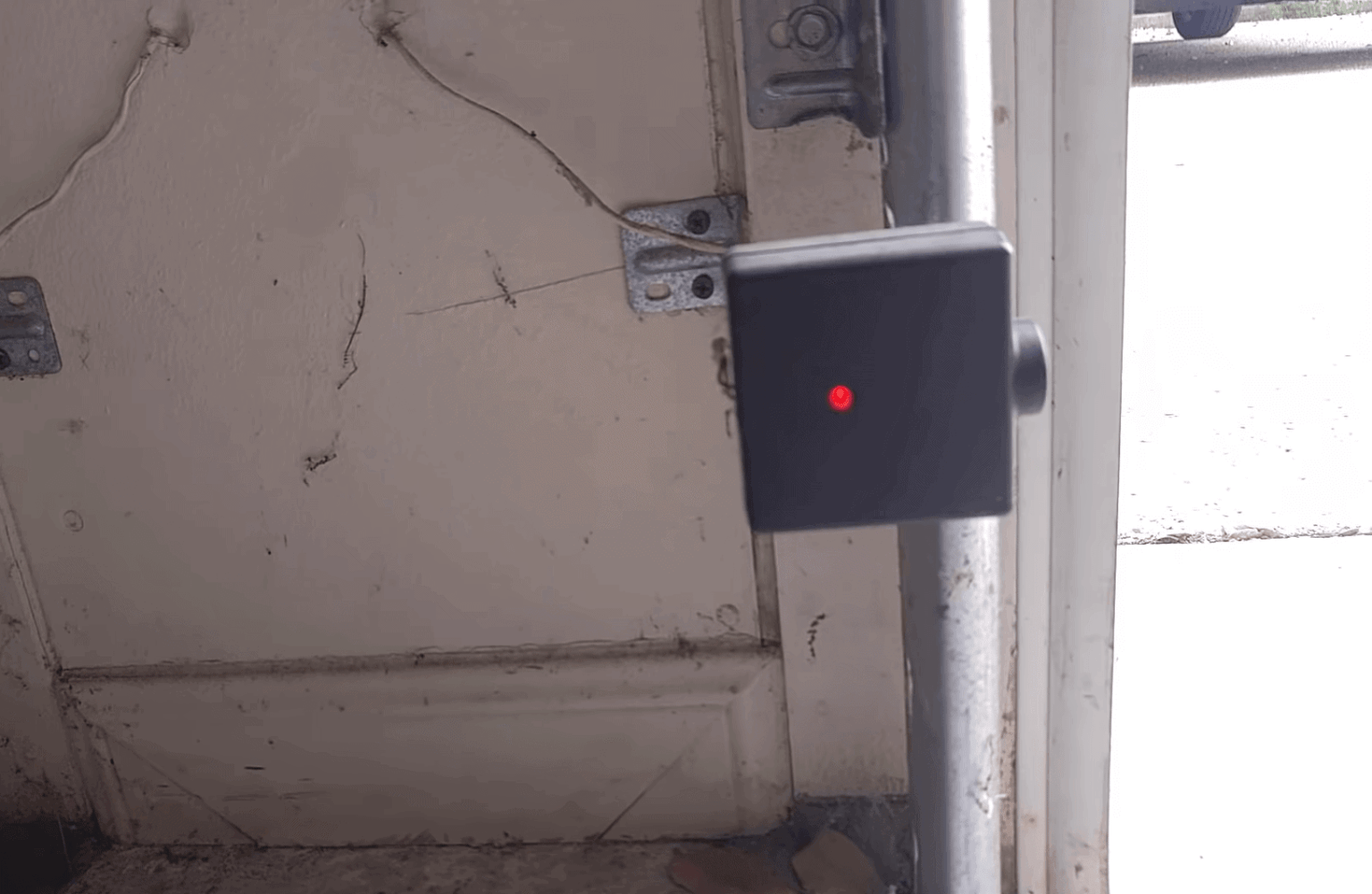 Troubleshooting Genie Garage Door Sensor Blinking Red 3 Times
