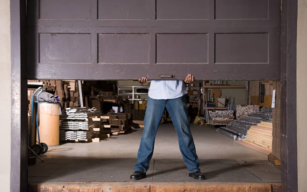 What to Do When Your Garage Door Won’t Open Even Manually?Solving the Mystery