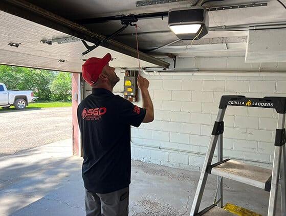 Garage Door Repair in St Cloud Mn: Expert Tips for Efficient