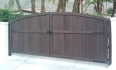 Geno’s Garage Doors Palm Springs: Enhance Your Home’s Appeal