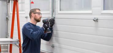 Garage Door Repair in Merrillville, Indiana: Comprehensive Guide