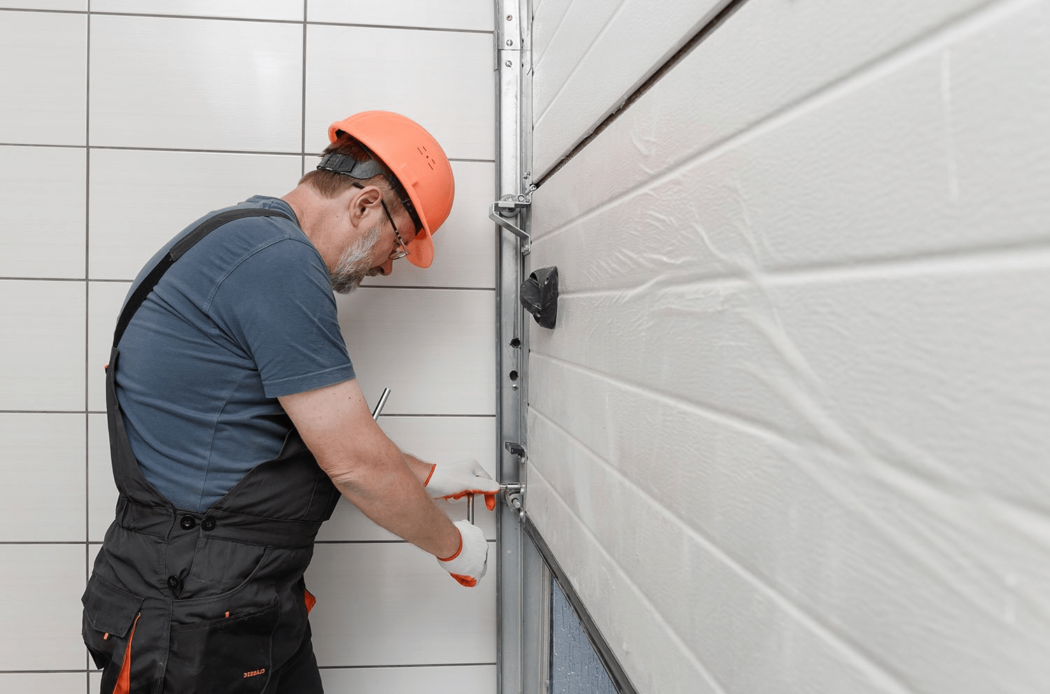 Garage Door Repair Salary: What You Need to Know