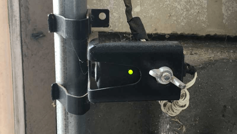 garage door eye sensor