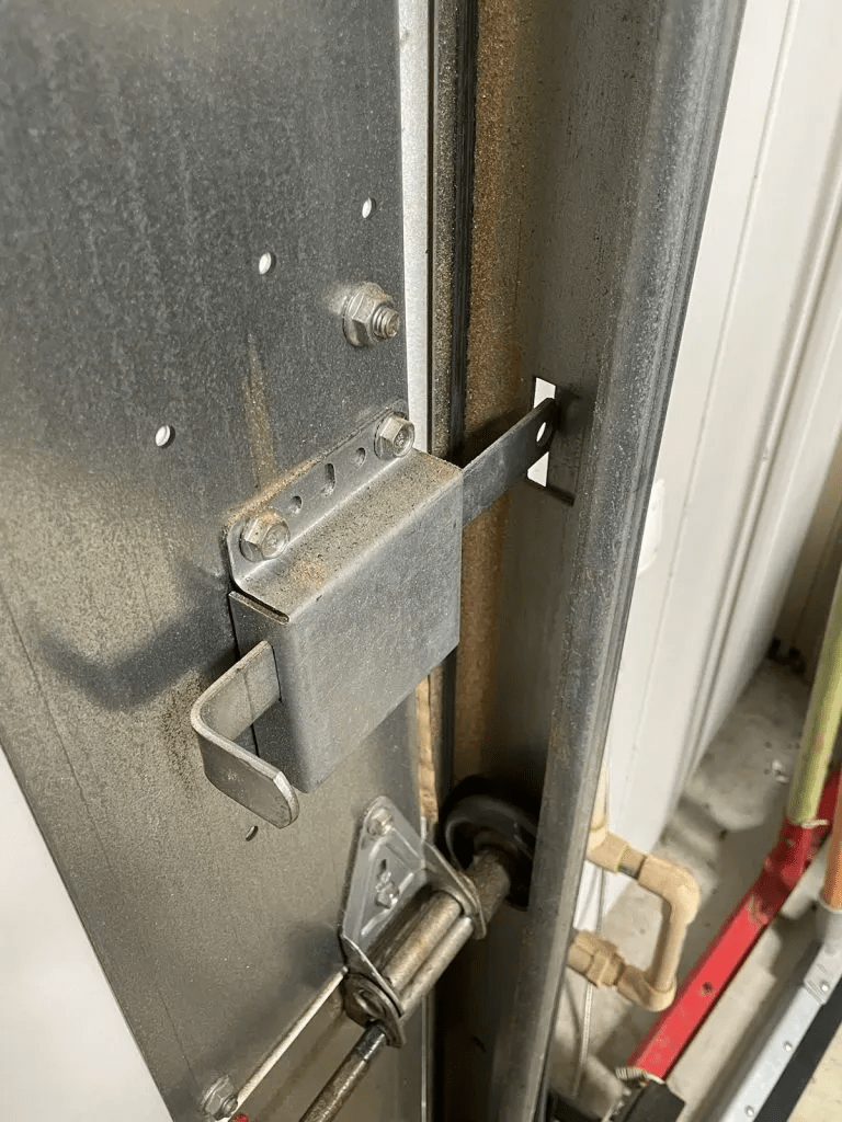 Garage Door Latch: A Comprehensive Guide to Choosing and Installing the Right for Security and Safety