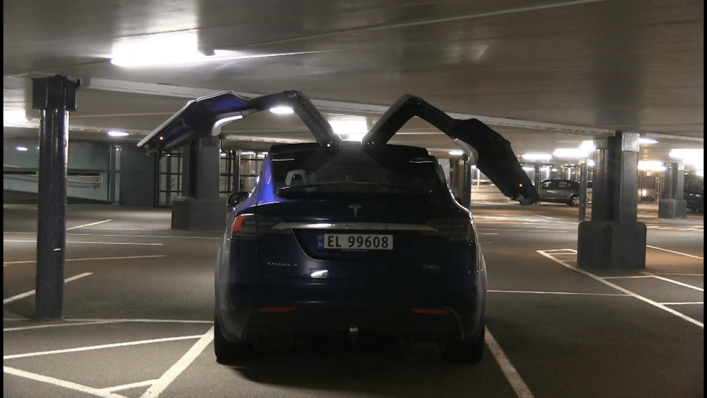 How Do Tesla Model X Doors Open In A Garage