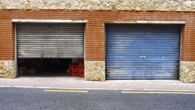 Should I Keep My Garage Door Open When It’s Hot? Essential Tips for Managing Garage Heat